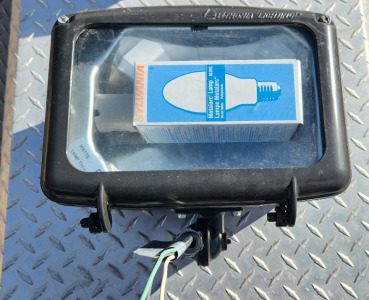 Vintage Lithonia Mini Flood Light With Sylvania Bulb