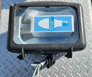 Vintage Lithonia Mini Flood Light With Sylvania Bulb
