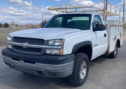 2004 CHEVROLET SILVERADO - UTILITY BED!