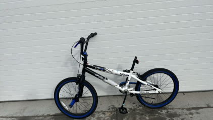 Black and White Kent BMX Bike 20&rdquo;