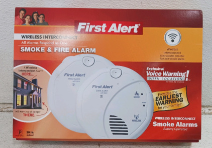(1) First Alert Wireless Interconnect Smoke & Fire Alarm - 2-Pack