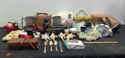 Assortment of Home Decor Items