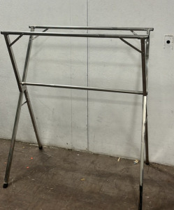 (1) Clothes Drying Rack