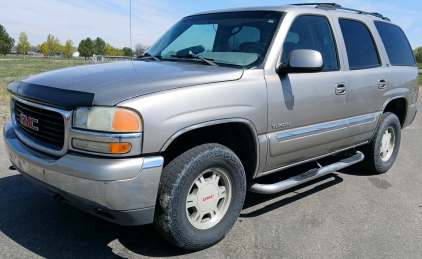 2002 GMC YUKON SLE - 4X4!