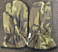 (2) 4pc Dental Pick Sets, (4) Cellular Comb Wireless Computer Mouse, (1) Czech Shooters Winter Mittens - 5