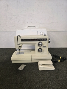 Vintage Kenmore Sewing Machine With Case