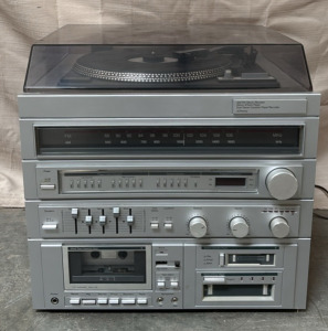 JCPenney AM/FM Stereo Receiver Stereo 8 Track Player Dual Stereo Cassette Player/Recorder