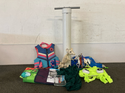 Children&rsquo;s Life Jackets, Clammer, & More