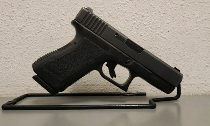 Glock 23 .40S&W Semi Automatic Pistol With Case And 4 Magazines-- ABX499
