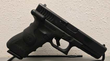 Glock 22 .40S&W Semi Automatic Pistol With Laser, Box And Extra Magazine-- NYM666