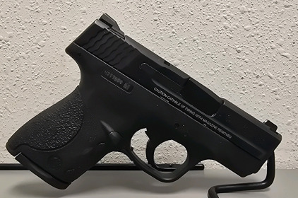 Smith & Wesson M&P 9 Shield With Box And Extra Magazine-- HTT7691