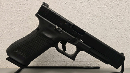 Glock 34 Gen5 9mm Semi Automatic Pistol With Box, (2) Extra Magazines, and Extras-- BYNV332