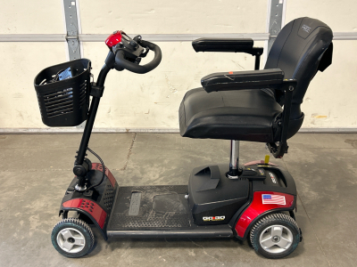 Go-Go &Eacute;lite Traveler Scooter With Charger and Key