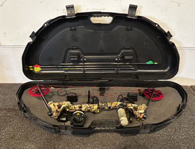 Barnett Archery Vortex Hunter Compound Bow With Case and Arrows