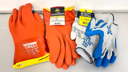 (4) New Work/ Outdoor Gloves