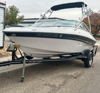 2006 THOR FOUR WINNS HORIZON 190 BOAT AND TRAILER- 102 Hours On Odometer!