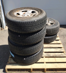 (4) Matching Jeep Rim-GRABBER HTS-235/70 R 16 &bull;106T & (2) Assorted Sized/Branded Tires