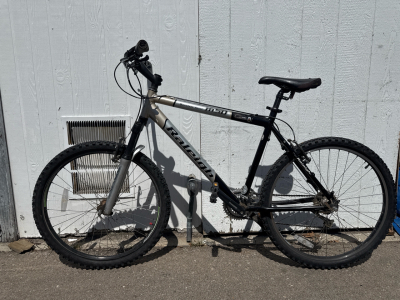 (1) 26&rdquo; Raleigh Mountain Sport M50 Black And Grey Bike