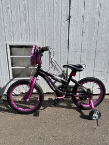 (1) 16&rdquo; Dynacraft Starburst Pink Kids Bike