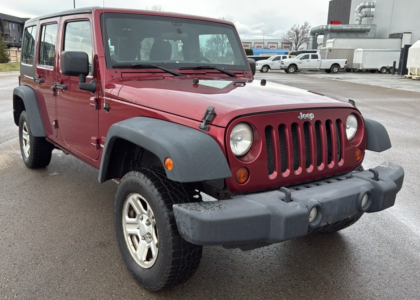 2012 JEEP WRANGLER - 4X4 - TOW HITCH!