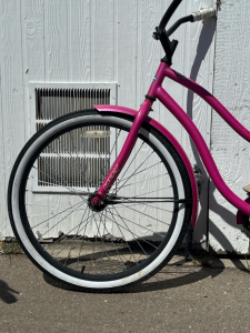 (1) 26&rdquo; Huffy Pink Bike