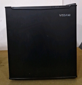 (1) Vissani Mini Fridge, 19"L X 19"W X 19"T