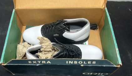 (1) Pair of Grip Golf Shoes Spikeless Shoes