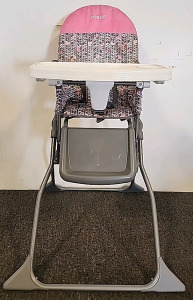 Cosco Simple Fold High Chair. Fits Kids up to 50lb