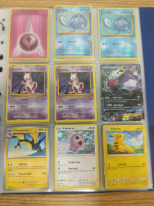 Huge Binder 160+ Pok&eacute;mon Cards with Tons of Holographic and Rare Cards