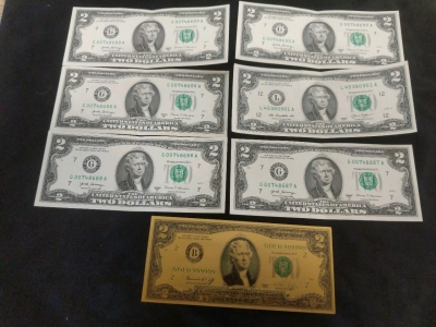 6) 2$ Bills and (1) Gold Collectible 2$ Bill