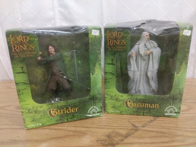 Lord Of The Rings! The Fellowship of the Ring Figures Strider and Saruman