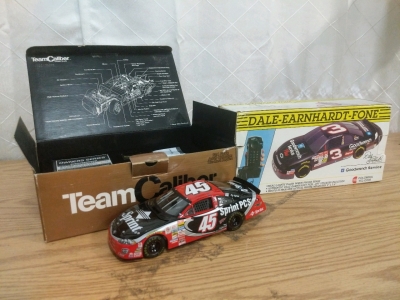 TeamCaliber Owners Bank 1:24 Scale #45 Kyle Petty Dodge Intrepid and Dale Earnhardt Columbia Tel-Com Phone