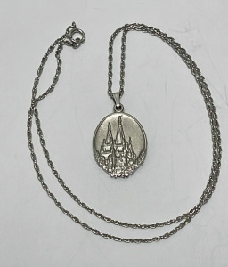 .925 Silver Pendant And Necklace