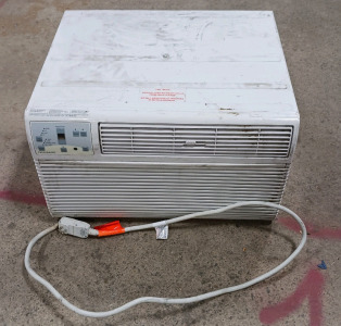 (1) Frigidaire Air Conditioner & Heater Combo - Model FFTH1222R2