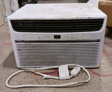 (1) Electrolux Window Heater & Air Conditioner Combo - Model FFTH1222U2 - 208/230V - 12,000 BTU