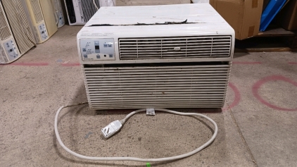 (1) Electrolux Window Heater & Air Conditioner Combo - Model FFTH1222R2 - 230/208V - 12,000 BTU