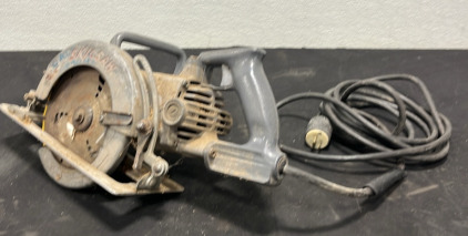 (1) 1/4&rdquo; Worm Drive Saw