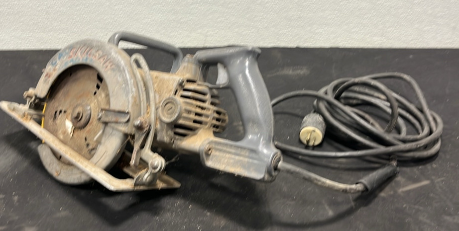 (1) 1/4” Worm Drive Saw