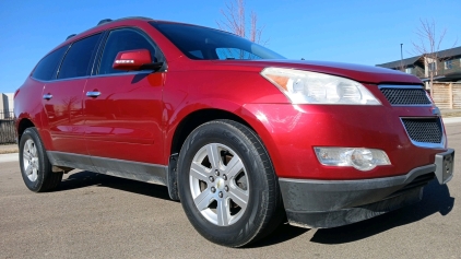 2012 CHEVROLET TRAVERSE LT - AWD - 3RD ROW SEATING!