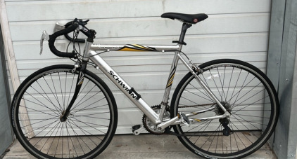 700x28C Grey Schwinn Racing Bike