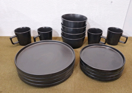 (1) Stone & Lane (16) Piece Stoneware Set
