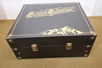 (1) Everest Expedition Whisky Decanter & Glasses Set