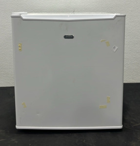 (1) Sunbeam Mini Fridge