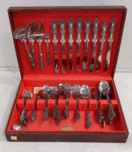 (1) McGraw Tarnish-Proof Silverware Set w/ Chest - Enlishtown Stainless - 51 Pieces