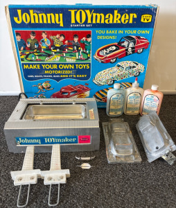 Johnny Toy Maker Kit To Make Other Motorized Cars, Boats, Trucks and More