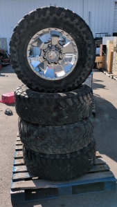 (4) Toyo M/T Open Country with MKW Heavy Duty Rims - LT 285/70R17