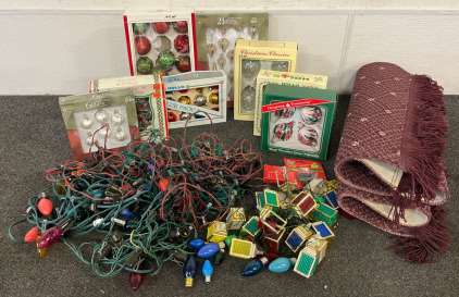 Christmas Ornaments & Christmas Lights, Rugs