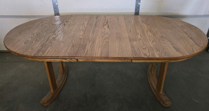 Round Dining Table w/ Removable Leaf