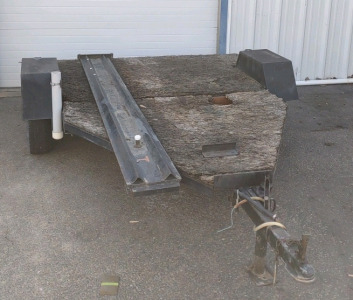 10'7&frac12;"L x 6'7&frac12;"W x 2'4"H Little Motorcycle Trailer