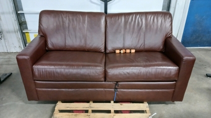 (1) La-Z-Boy Genuine Leather Sleeper Sofa - 72"x35"x37"